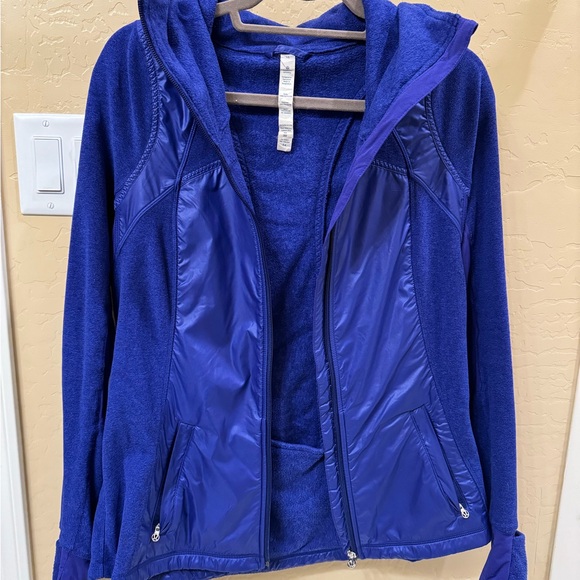 Lululemon Gust Buster Jacket. Women’s Size 10. Pigment Blue. - Picture 3 of 11